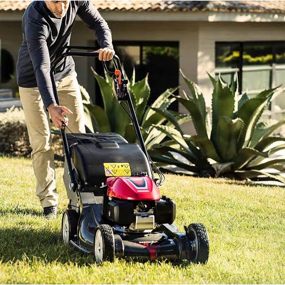 ROBOTS TONDEUSES SPECIALES